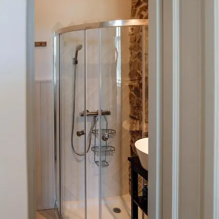 Kali44 Vendeghaz Pensiune